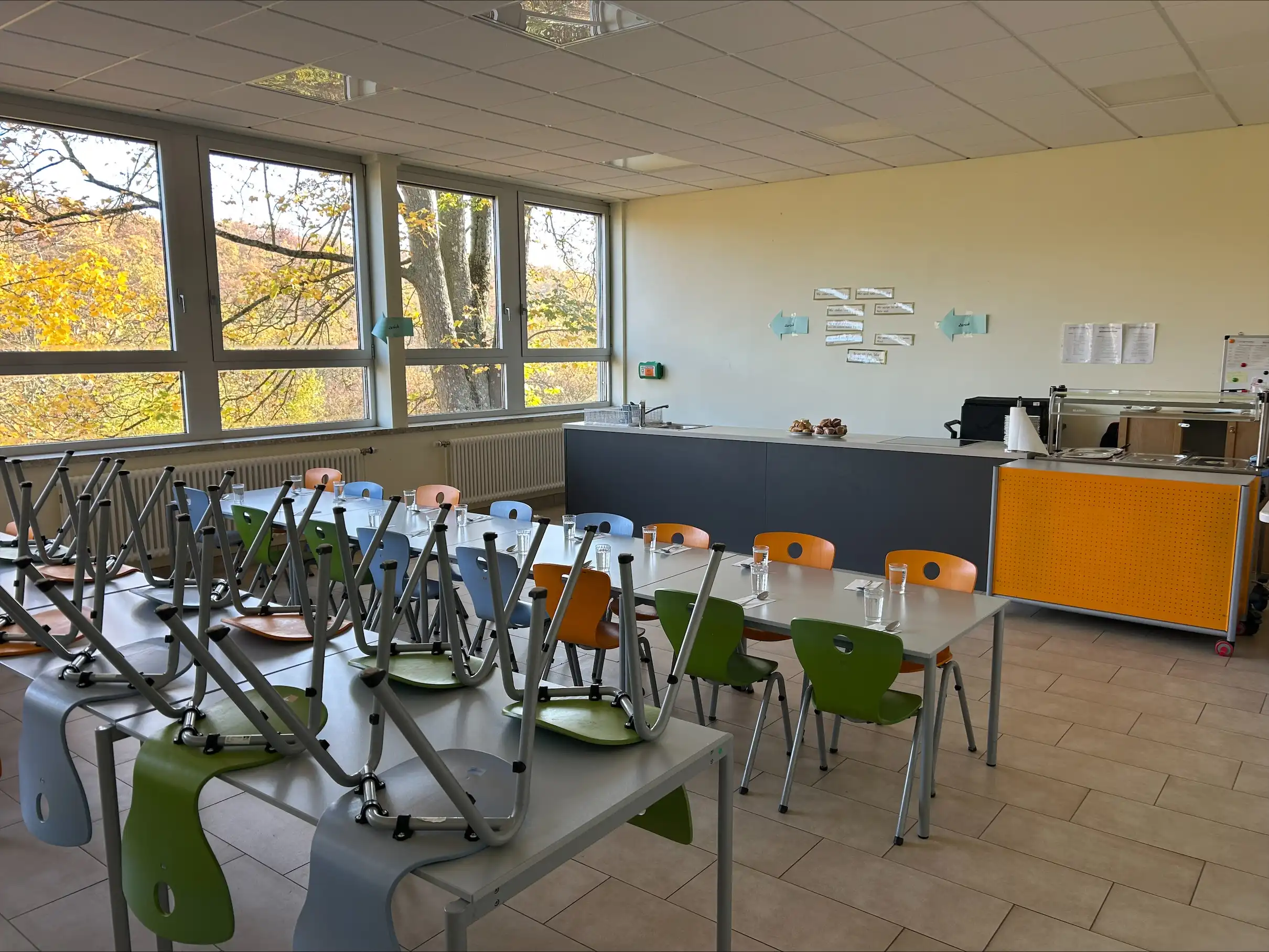 Lindenschule Lindenholzhausen Kueche Galleriebild 3
