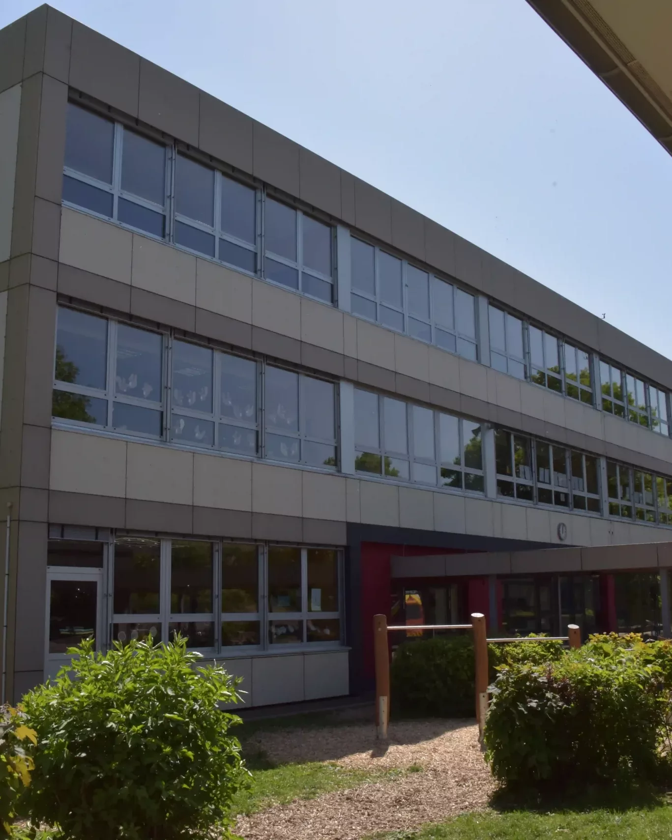 Lindenschule Websitebild Schulgebaeude