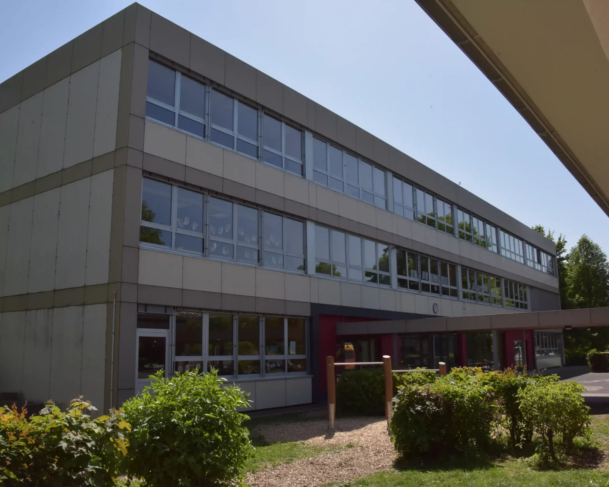 Lindenschule Websitebild Schulgebaeude