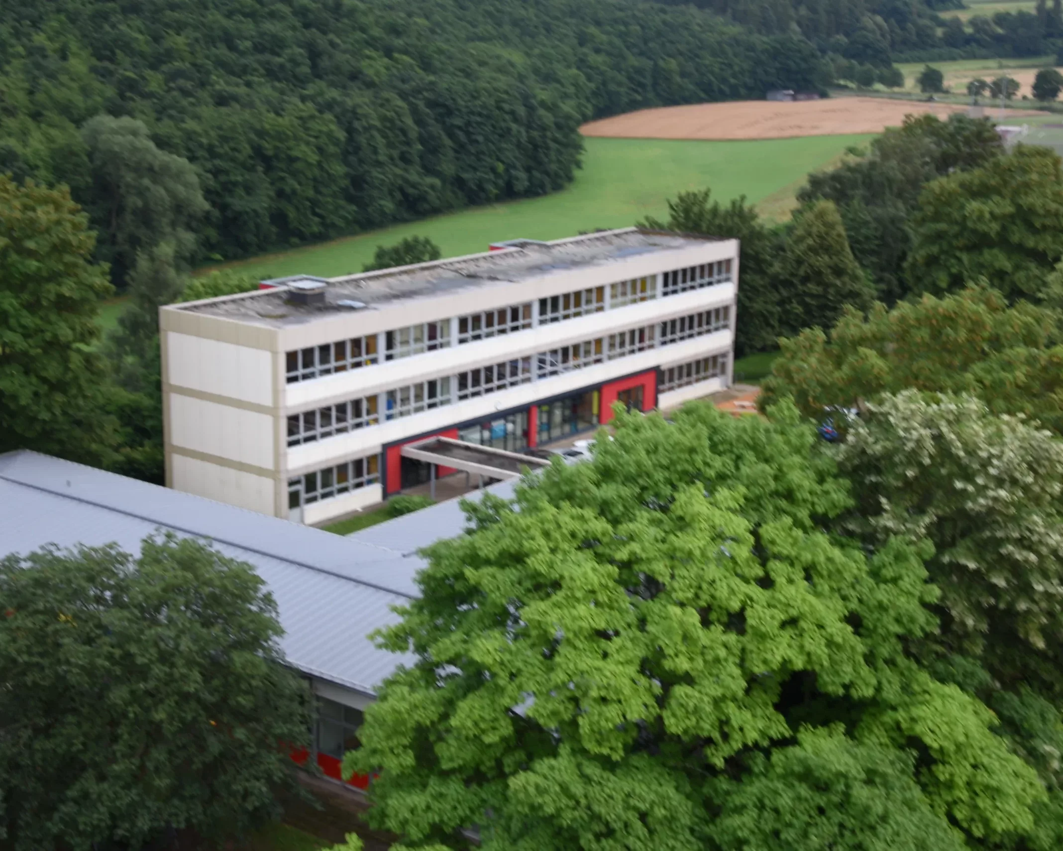 Lindenschule Websitebild Schulgelaende Draufsicht