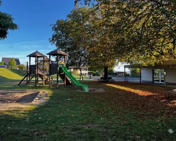 Lindenschule Websitebild Spielplatz